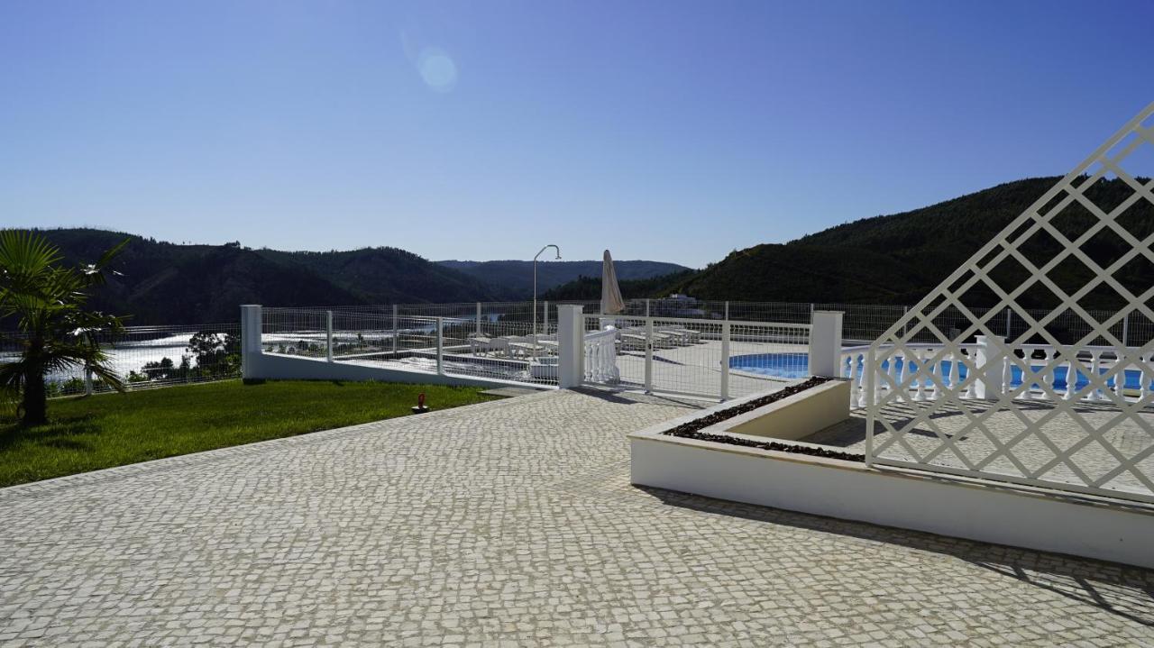 Lago Azul Villas Ferreira do Zezere Exterior photo