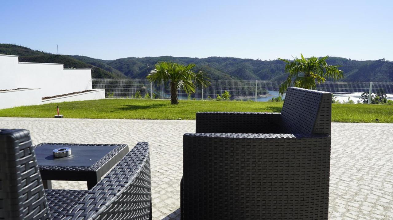 Lago Azul Villas Ferreira do Zezere Exterior photo