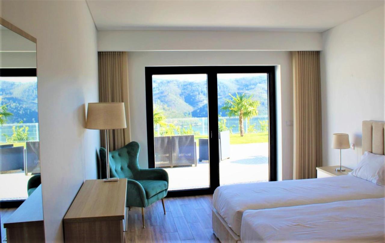 Lago Azul Villas Ferreira do Zezere Exterior photo